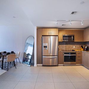 Casa Amor -Beach Club, Gym, Sauna, Free Parking, Near Airport